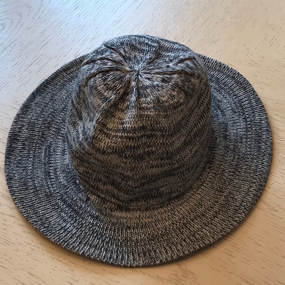 Accessories - Stylish hat
